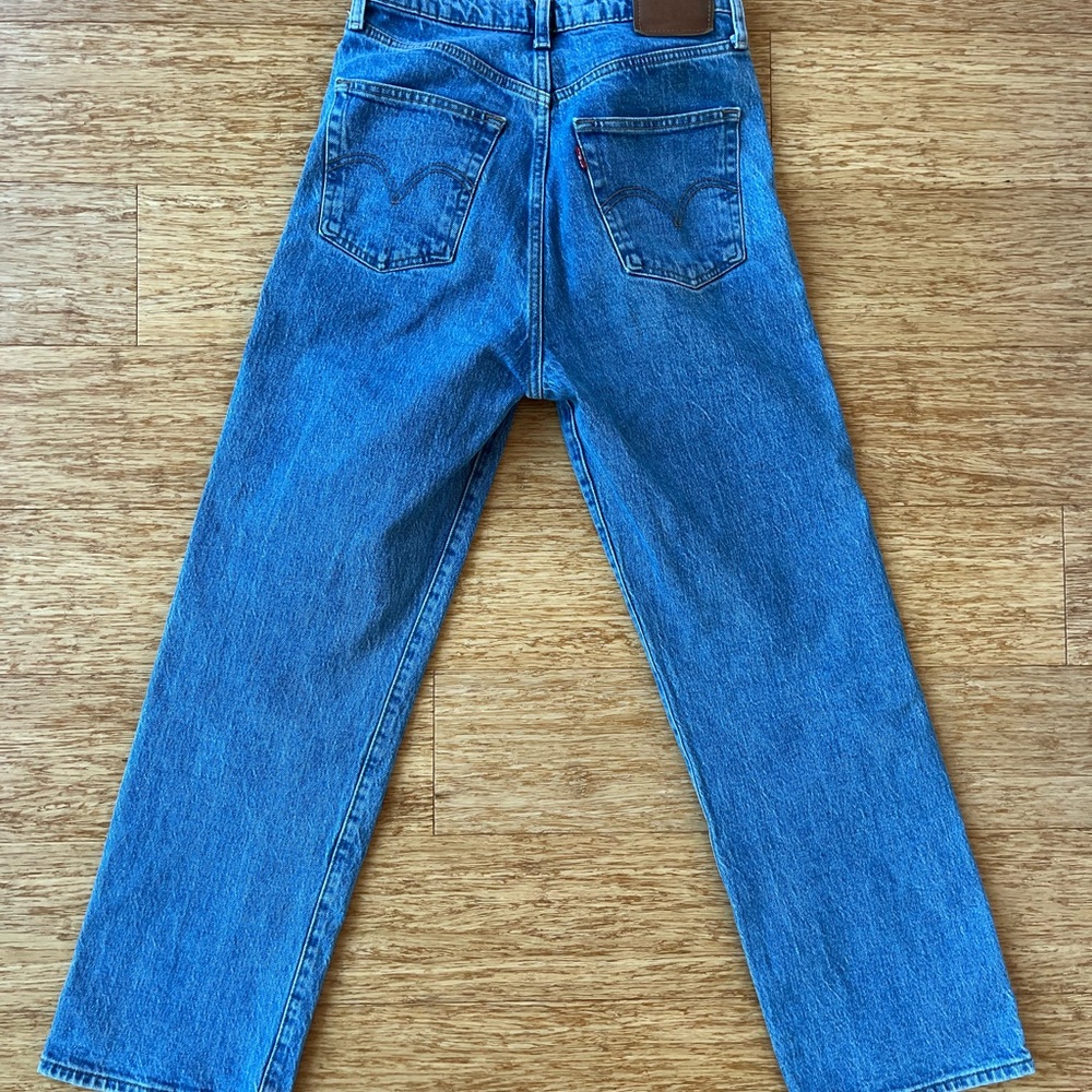 Levi's Ribcage High Rise Jeans - Picture 7 of 8
